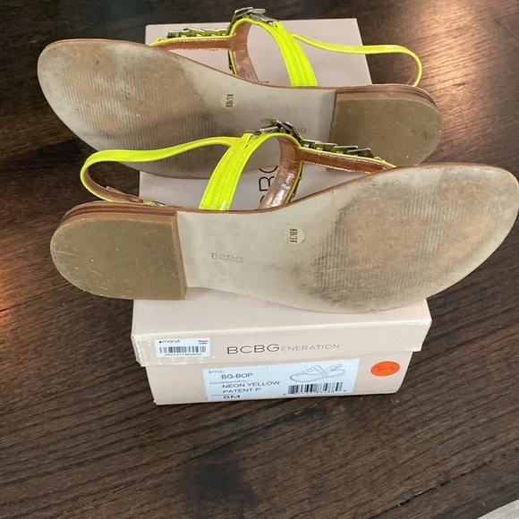 BCBG Neon yellow size 8 worn one time - Picture 4 of 4